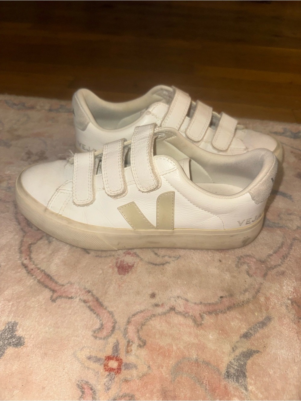 Veja Recife Logo Sneaker Women size 7